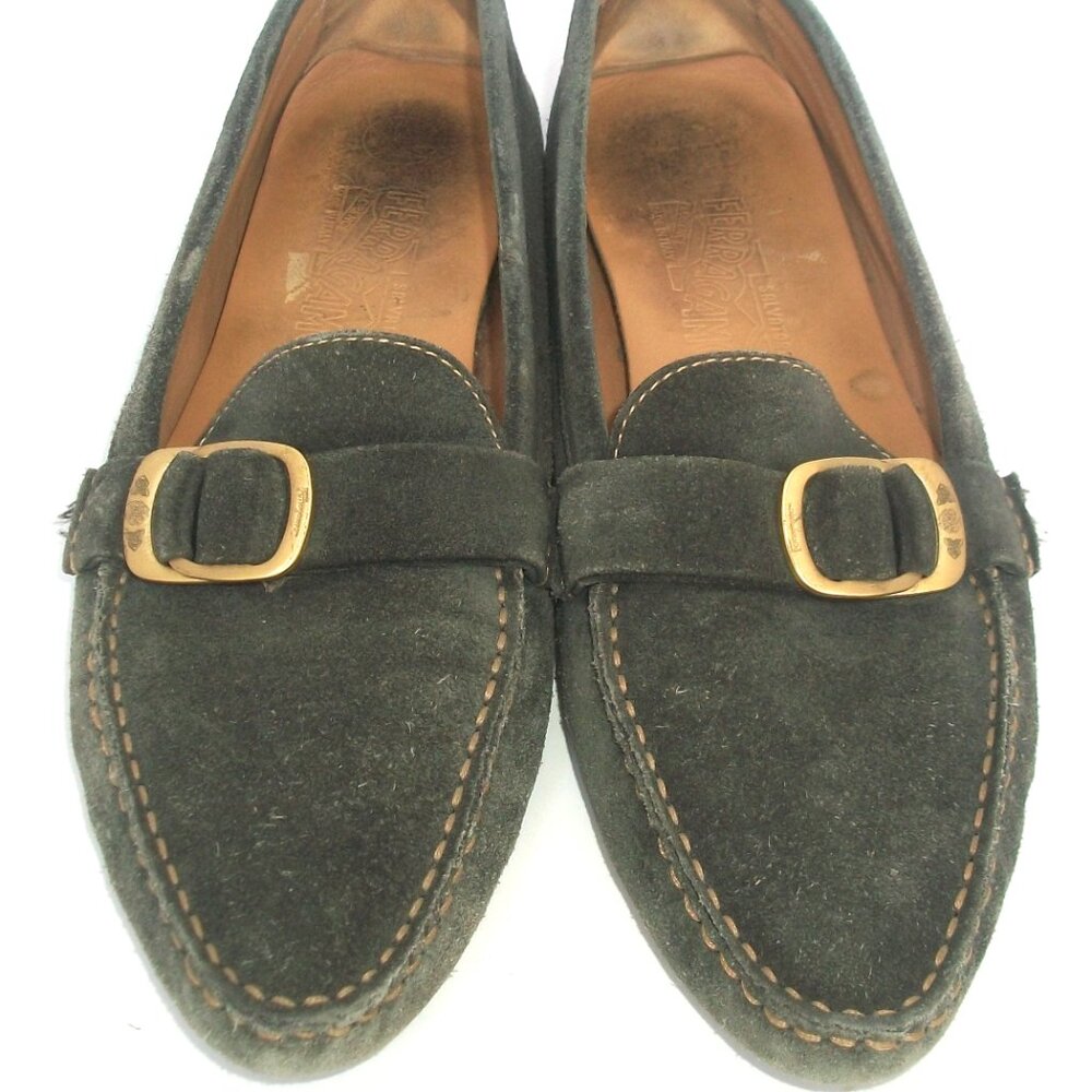 Share Ferragamo Gray Suede Driving Loafers with Logo Buckle 8.5M